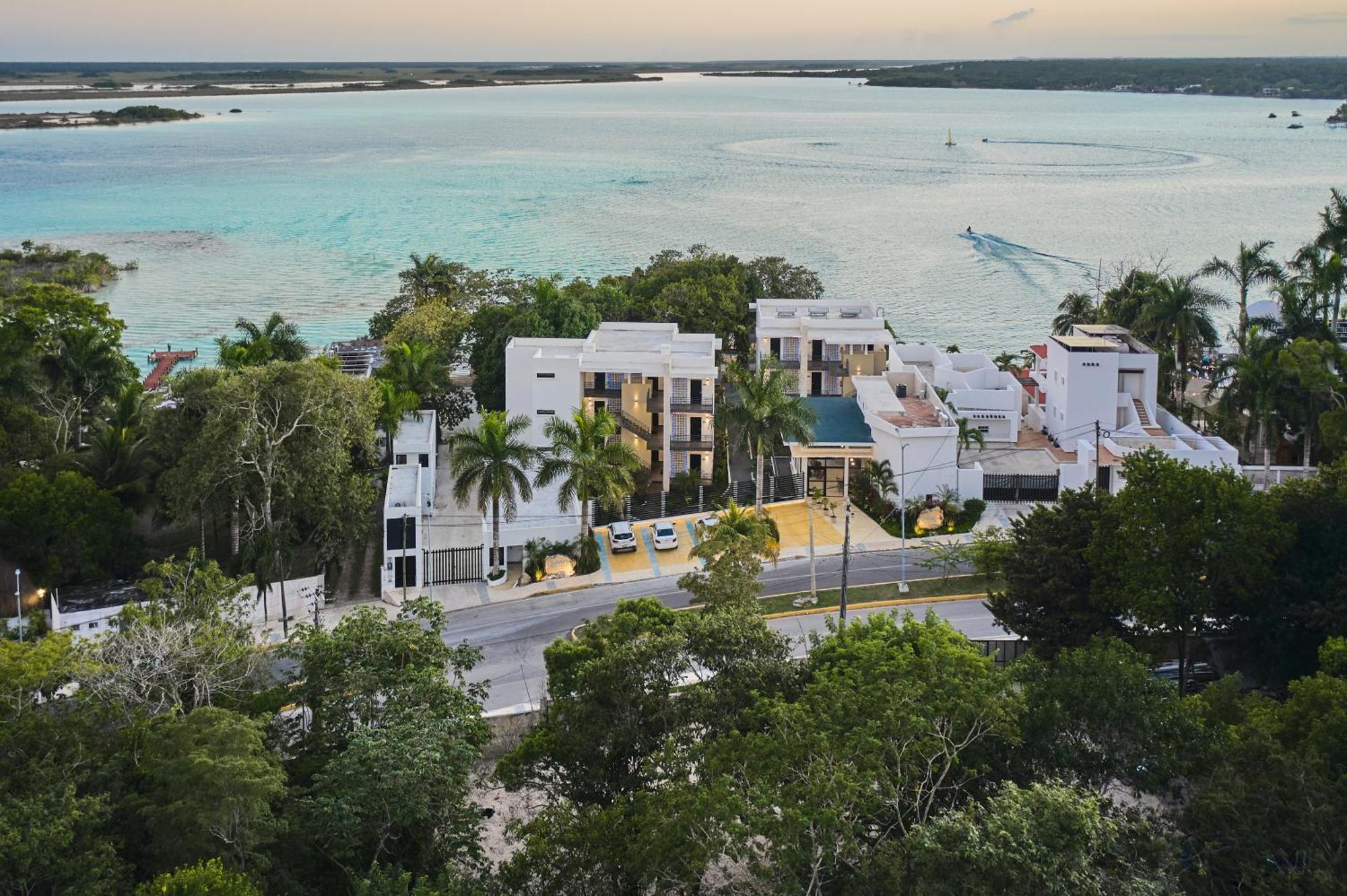Cristalino Lagoon Front Hotel, Restaurant & Spa Бакалар Екстериор снимка